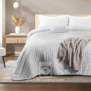 Cubrecama Trebol Blanco Perla